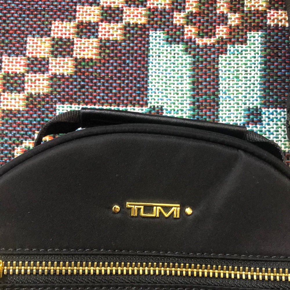 โจTUMI Voyageur Mini Crossbody | RFID anti-theft + 3WAY carrying method - Picture 2 of 6